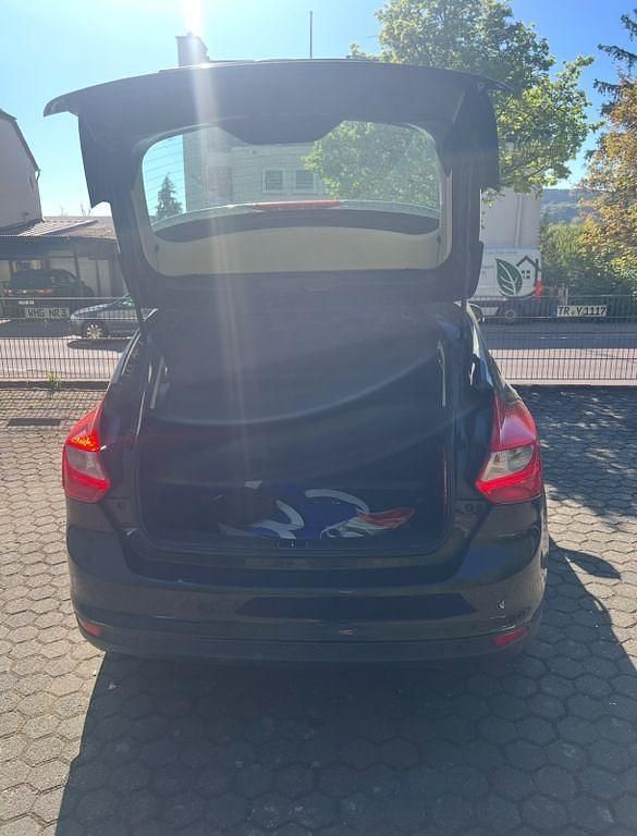 Usata Ford Focus 125 CV (91 kW) 2013 Nero Berlina
