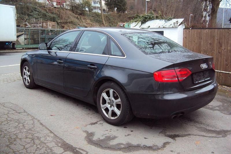 Gebraucht Audi A4 Attraction 160 PS (117 kW) 2008 Grau Limousine