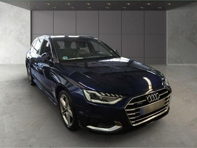 Gebraucht Audi A4 S-Line 204 PS (150 kW) 2023 Navarrablau metallic Kombi