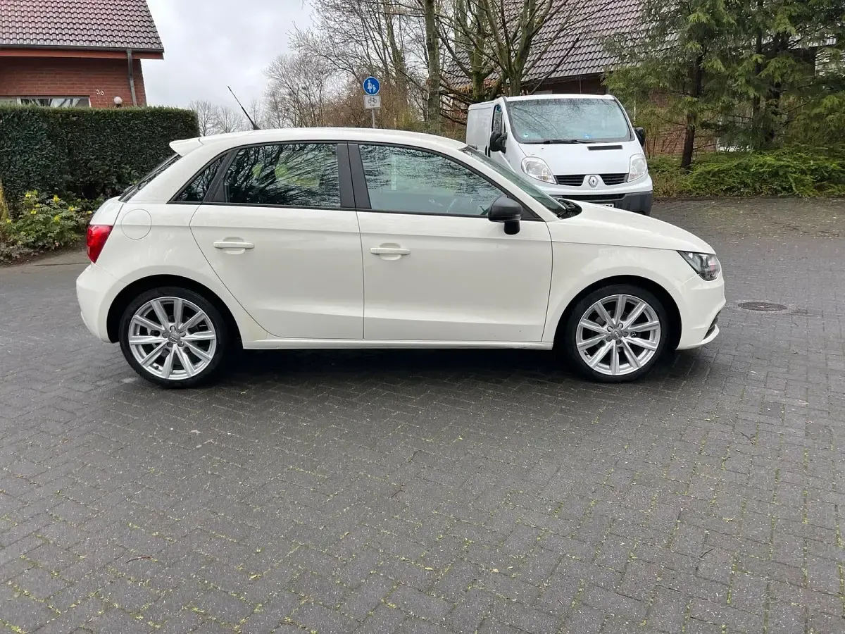 Gebraucht Audi A1 90 PS (66 kW) 2014 Weiß Kleinwagen
