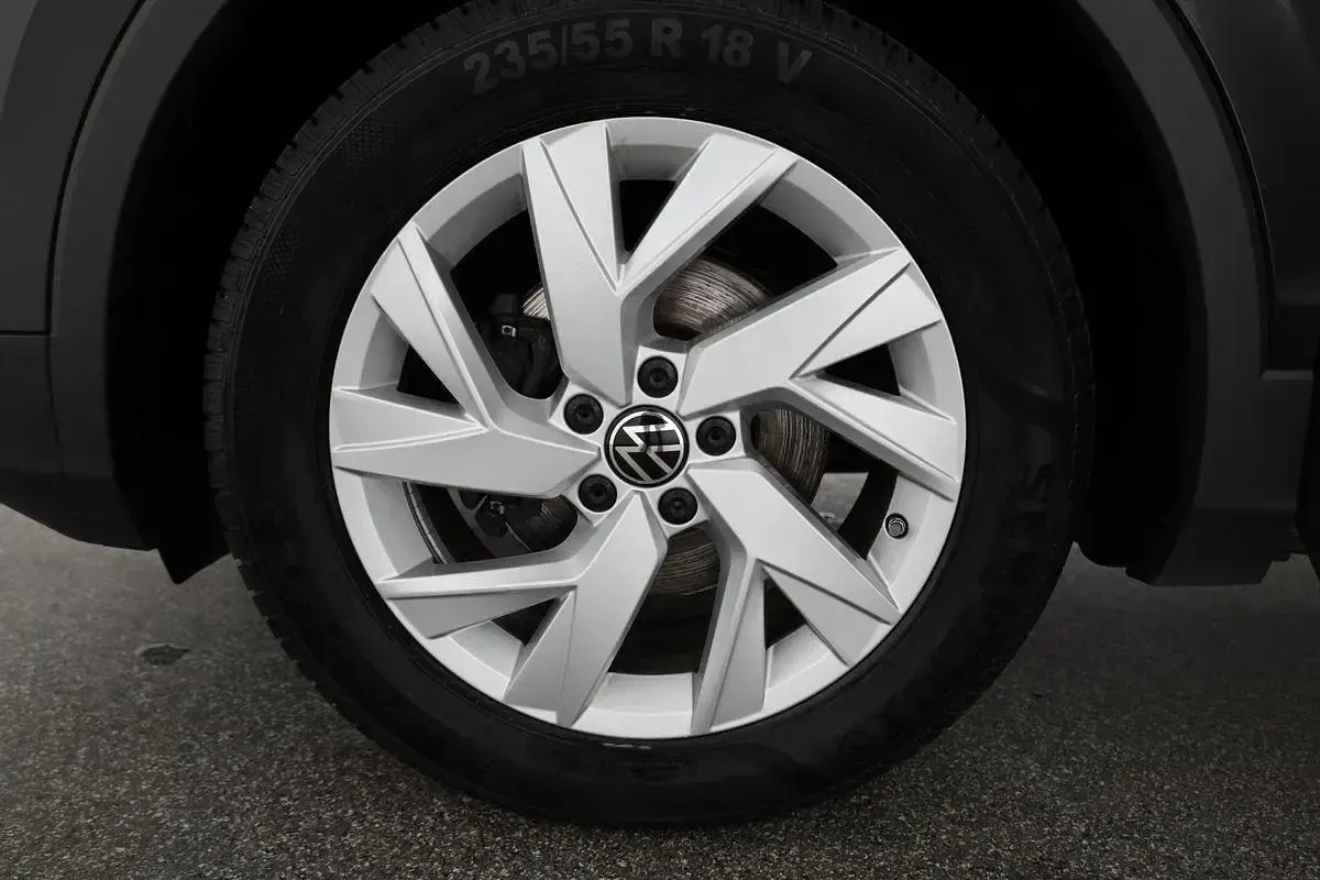 Gebraucht VW Tiguan Move 150 PS (110 kW) 2023 Deep black perleffekt SUV