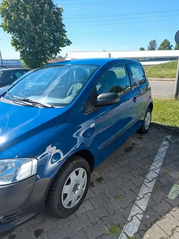 Gebraucht VW Fox 54 PS (39 kW) 2008 Blau Kleinwagen