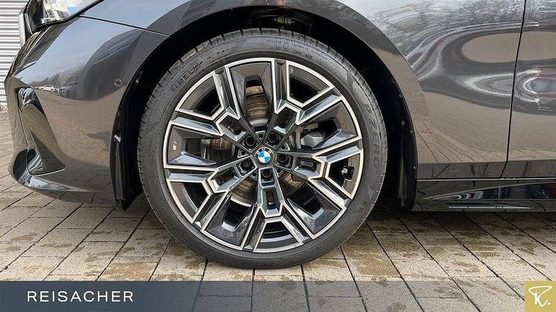 Neu BMW 520 Performance 197 PS (144 kW) 2026 Grau Limousine