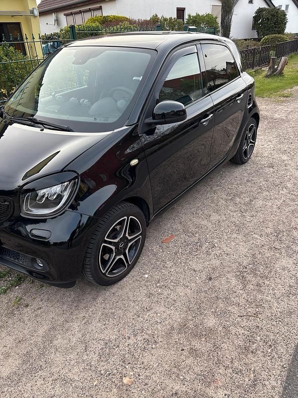 Gebraucht Smart ForFour Prime 90 PS (66 kW) 2019 Schwarz Kleinwagen