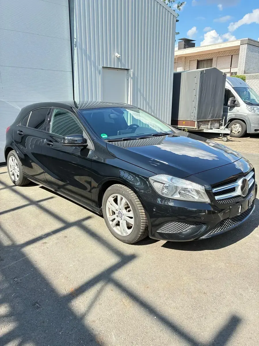 Gebraucht Mercedes A180 Style 122 PS (89 kW) 2015 Schwarz Kleinwagen