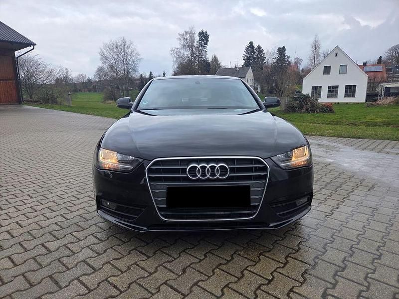 Gebraucht Audi A4 Ambition 150 PS (110 kW) 2014 Schwarz Limousine