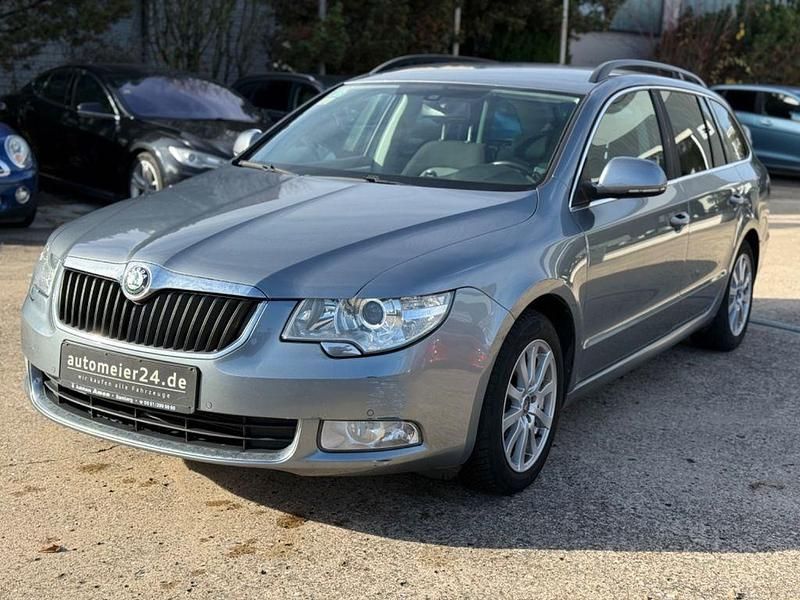 Grau Gebraucht 2011 Skoda Superb Ambition Kombi | 6.490 € (Fairer Preis) - Bild 1/4