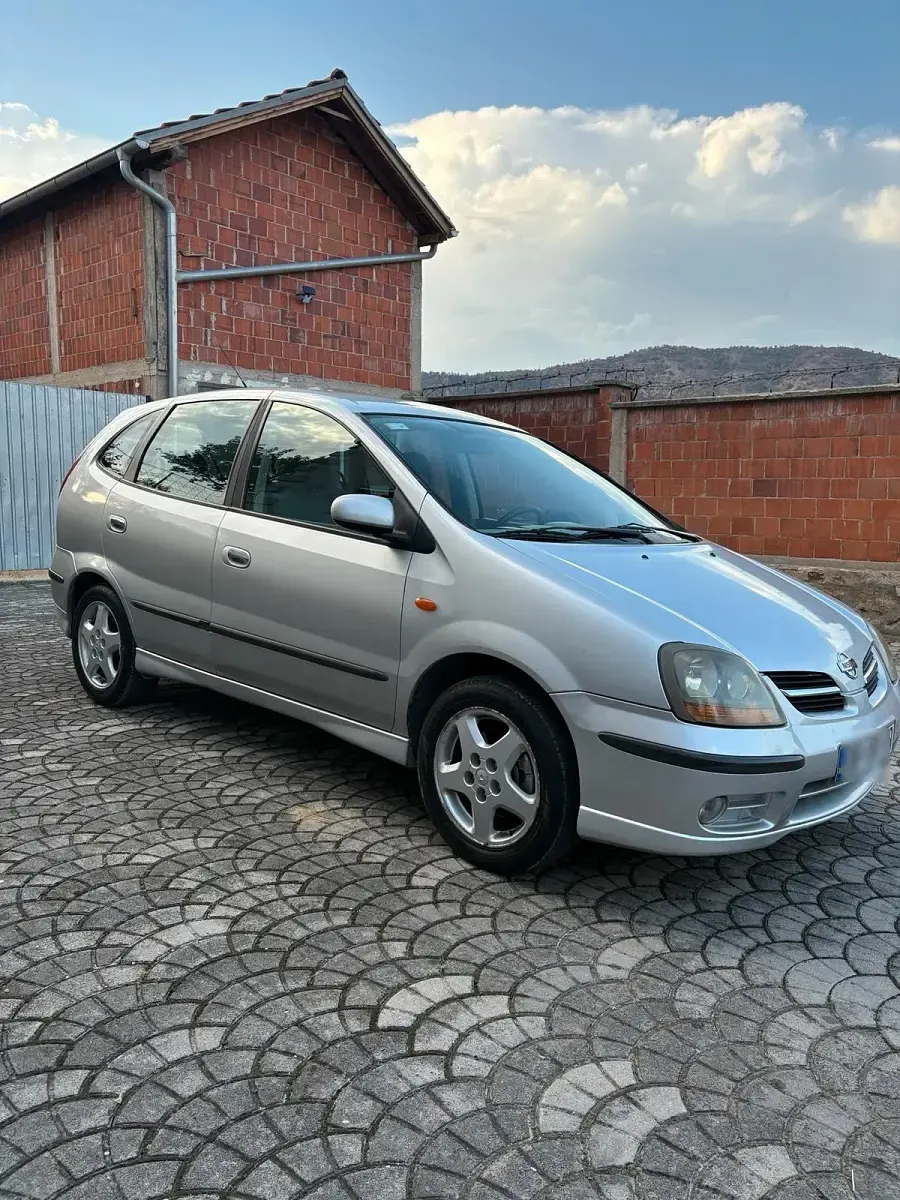 Gebraucht Nissan Almera 114 PS (83 kW) 2001 Silber Limousine
