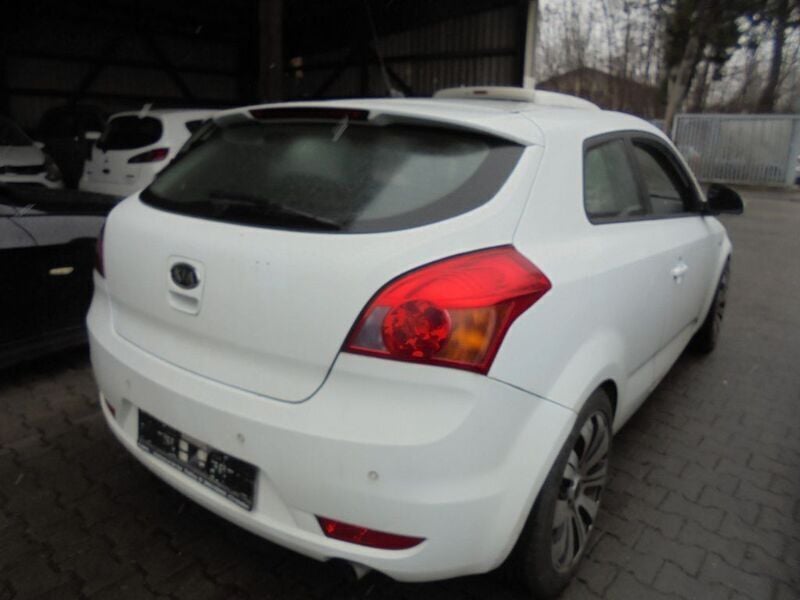 Second-hand Kia ProCeed EX 143 CP (105 kW) 2008 Alb Hatchback