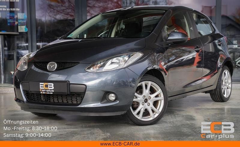 Grau Gebraucht 2008 Mazda 2 Limousine | 3.950 € (Fairer Preis) - Bild 1/4