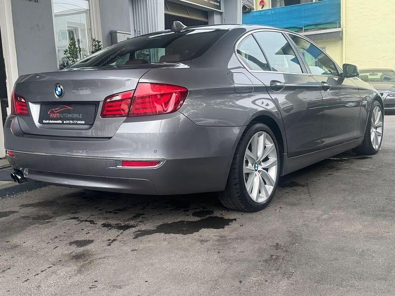 Gebraucht BMW 520 Sport Line 184 PS (135 kW) 2013 Grau Limousine