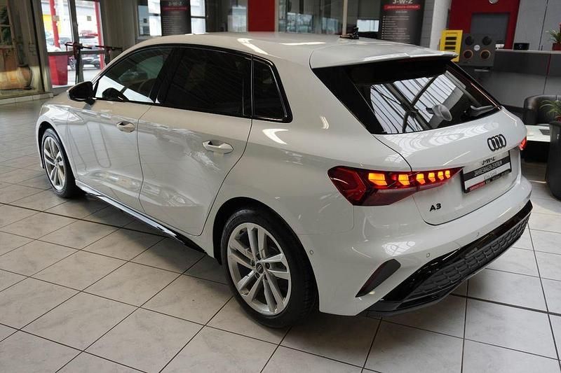 Neu Audi A3 S-Line 150 PS (110 kW) 2025 Weiß Limousine