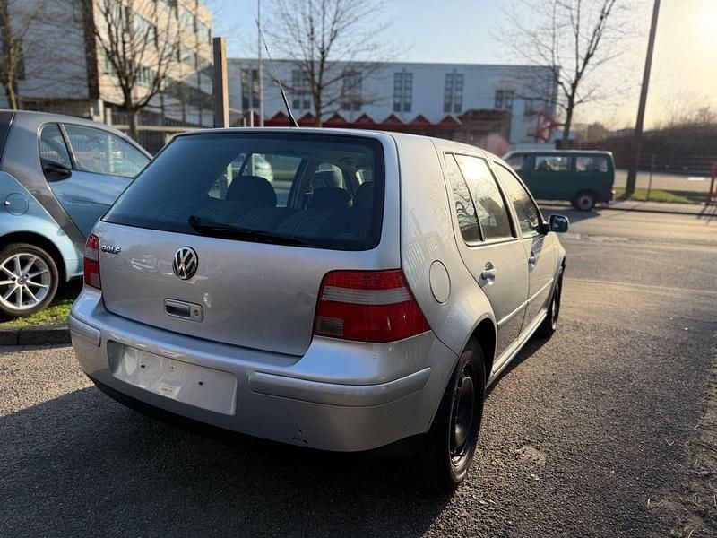 Gebraucht VW Golf IV Trendline 75 PS (55 kW) 2004 Silber Kleinwagen