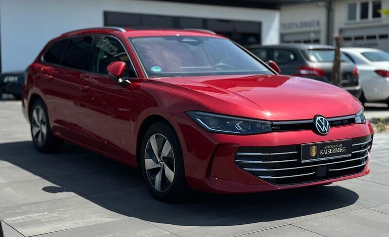 Rot Gebraucht 2024 VW Passat Elegance Kombi | 35.900 € (Fairer Preis) - Bild 1/4