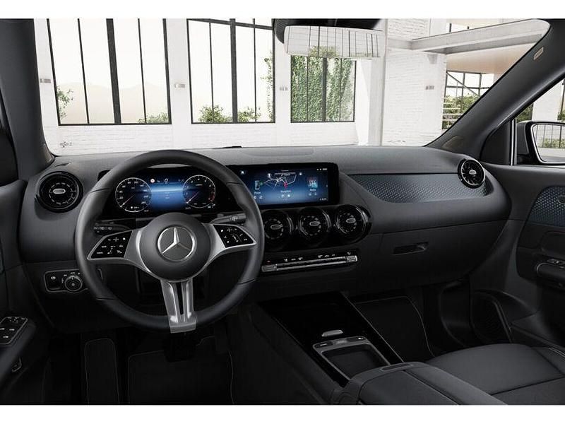 Gebraucht Mercedes GLA200 163 PS (119 kW) 2024 Andere SUV