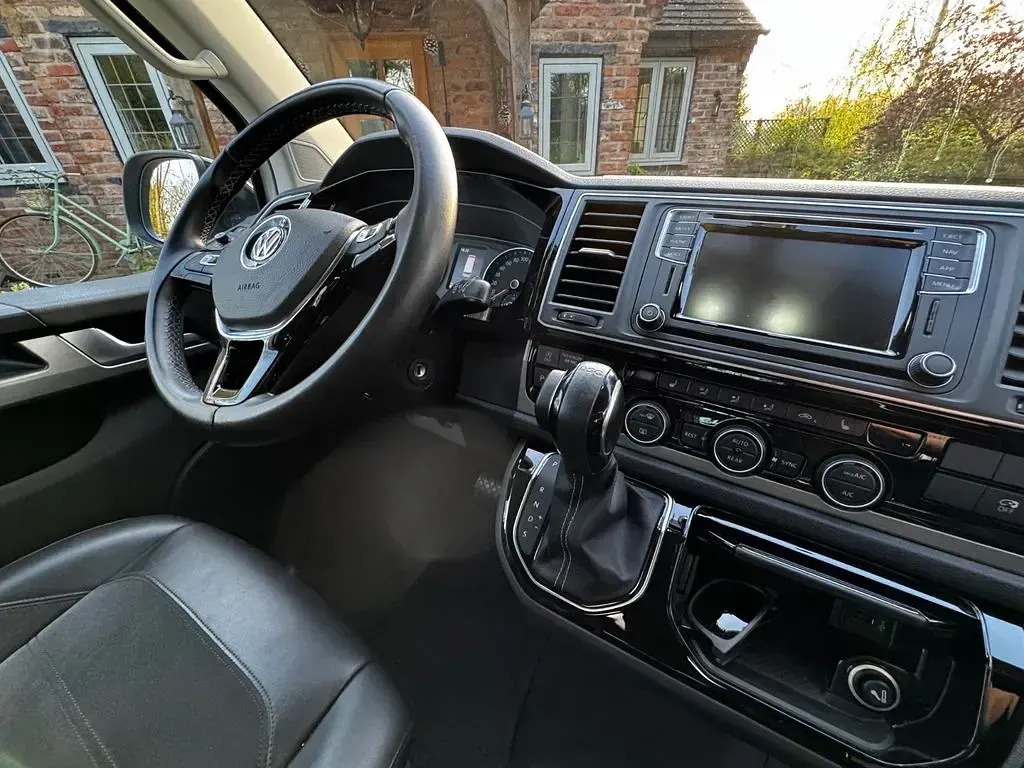 Gebraucht VW Multivan 199 PS (146 kW) 2019 Weiß Van / Kleinbus