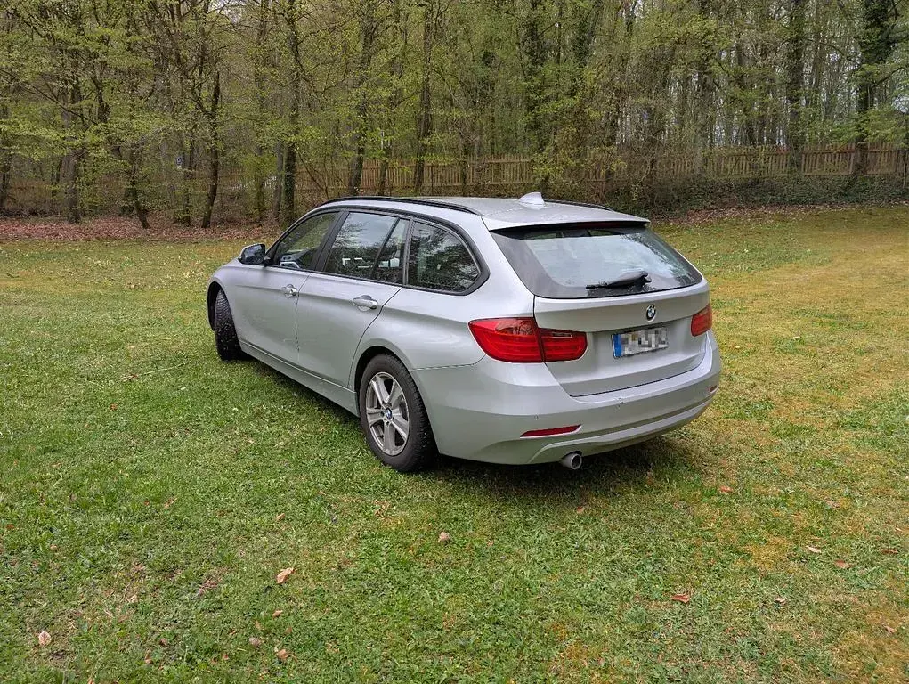 Gebraucht BMW 320 184 PS (135 kW) 2014 Silber Limousine