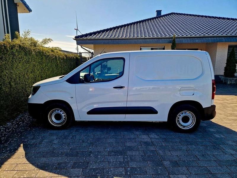 Gebraucht Opel Combo Edition 102 PS (75 kW) 2022 Weiß Van / Kleinbus