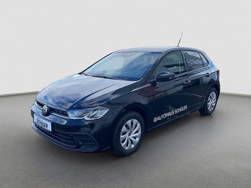 Gebraucht VW Polo Active 80 PS (58 kW) 2023 Schwarz (deep black perleffekt) Limousine