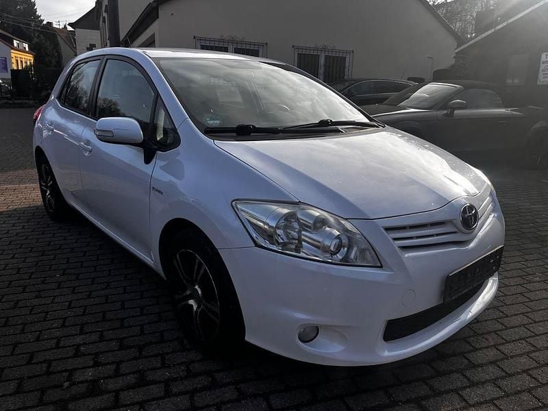 Gebraucht Toyota Auris Edition 132 PS (97 kW) 2011 Weiß Kleinwagen