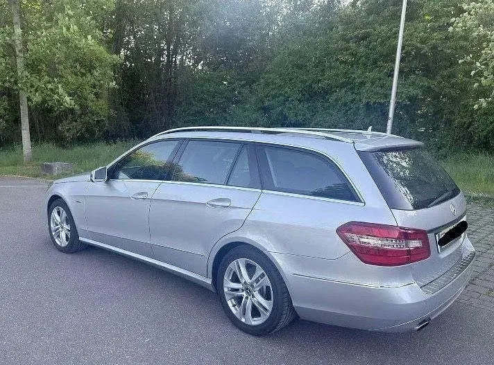 Gebraucht Mercedes E200 184 PS (135 kW) 2010 Silber Limousine