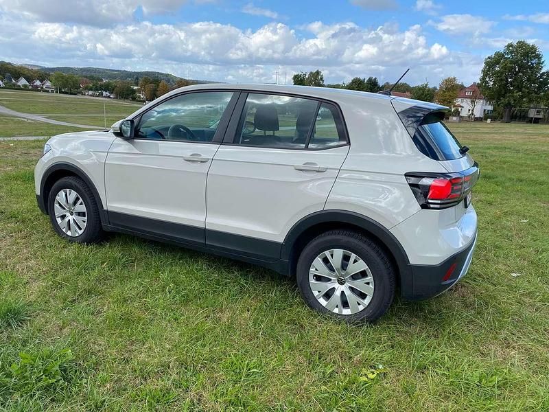 Gebraucht VW T-Cross Basis 95 PS (69 kW) 2024 Ascotgrau SUV