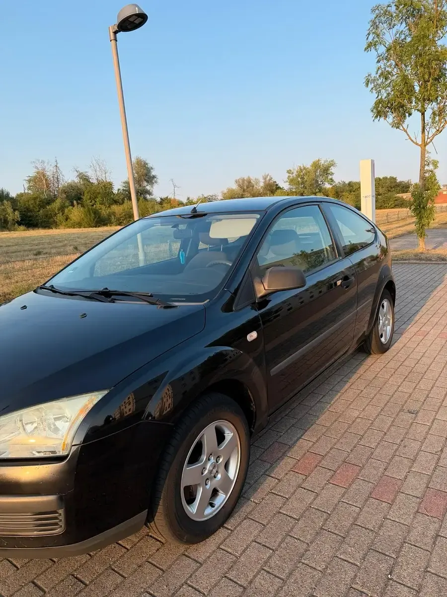 Gebraucht Ford Focus 100 PS (73 kW) 2008 Schwarz Kombi