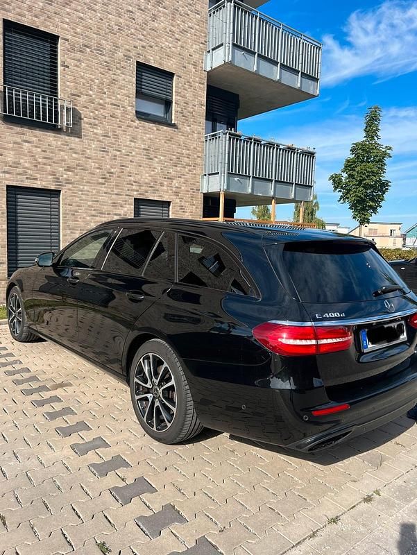 Schwarz Gebraucht 2019 Mercedes E400 Kombi | 19.000 € (Superpreis) - Bild 1/4