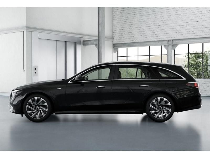 Gebraucht Mercedes E300 204 PS (150 kW) 2025 Metalliclack obsidianschwarz m Kombi