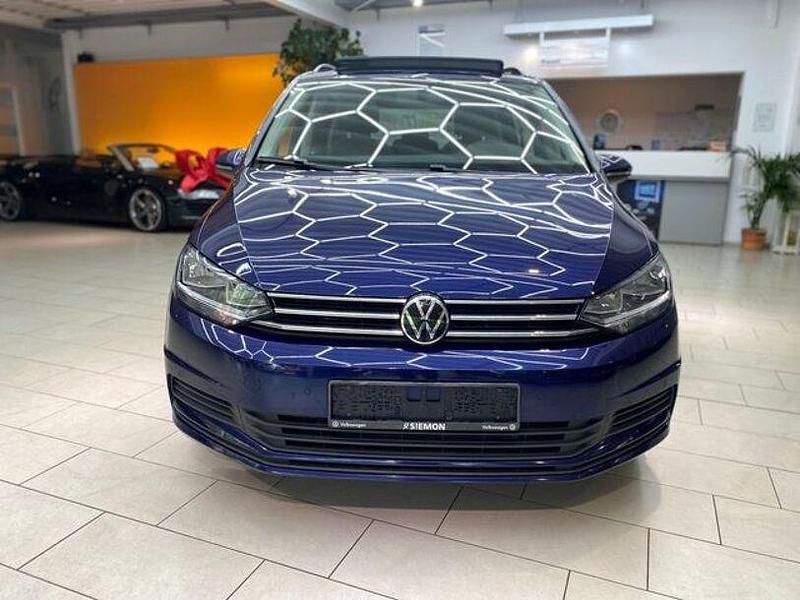Gebraucht VW Touran Comfortline 150 PS (110 kW) 2022 Atlantik blue metallic Van / Kleinbus