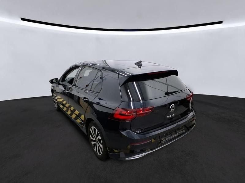 Gebraucht VW Golf Active 150 PS (110 kW) 2023 Schwarz Limousine