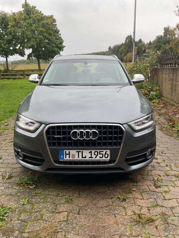 Grau Gebraucht 2012 Audi Q3 Sport SUV | 15.999 € (Fairer Preis) - Bild 1/4