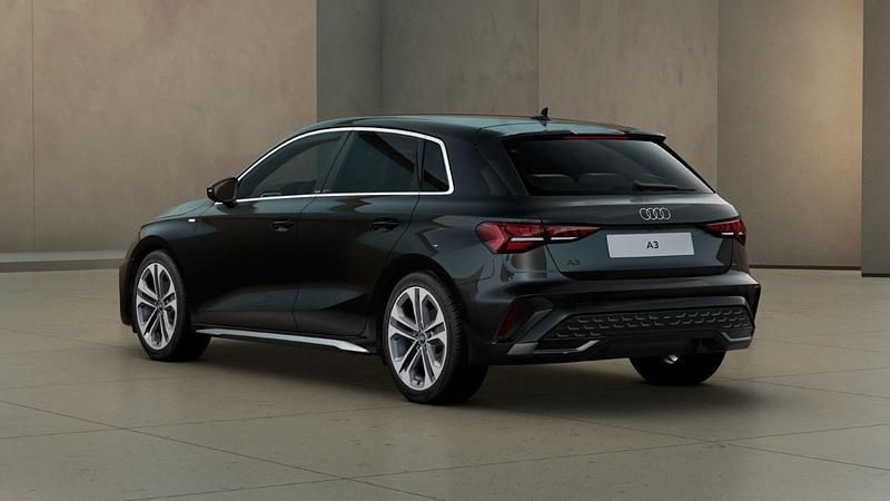 Gebraucht Audi A3 S-Line 150 PS (110 kW) 2024 Mythosschwarz metallic Limousine