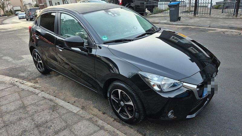 Schwarz Gebraucht 2016 Mazda 2 Sports-Line Kleinwagen | 9.700 € (Fairer Preis) - Bild 1/4