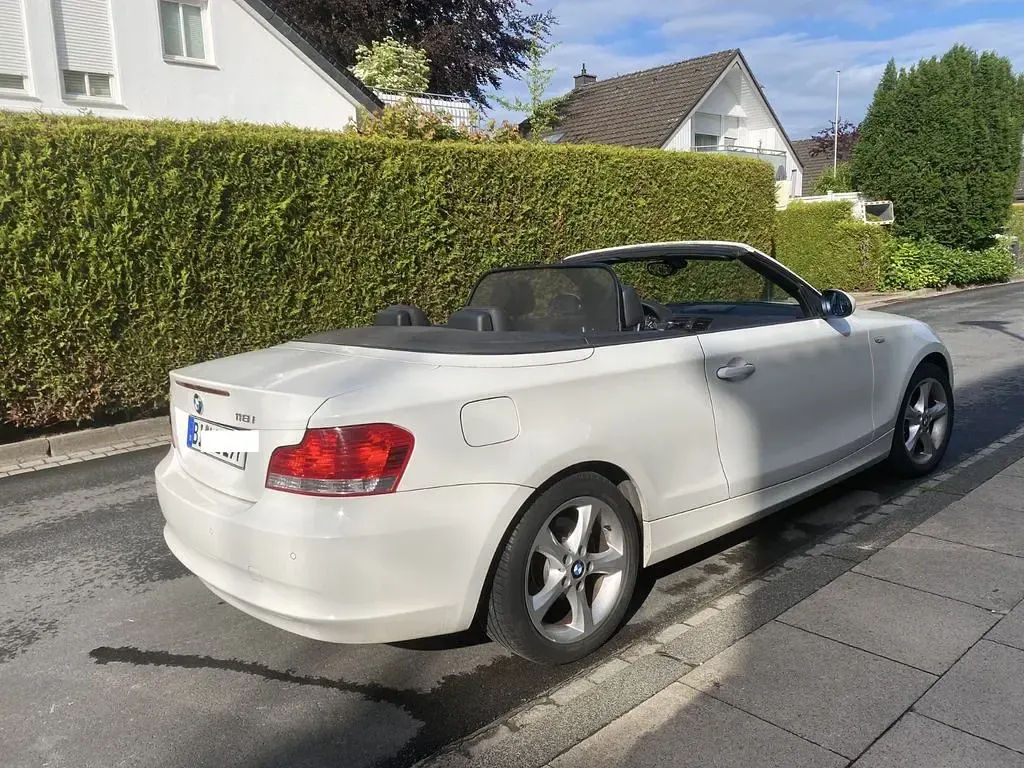 Gebraucht BMW 118 Cabriolet Basis 143 PS (105 kW) 2008 Weiß Cabrio