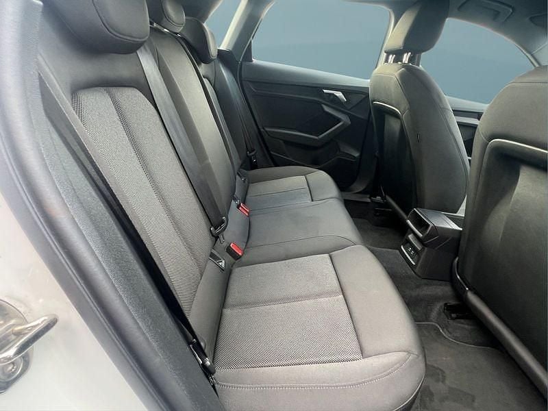 Gebraucht Audi A3 Sportback 110 PS (80 kW) 2023 Weiß Kleinwagen