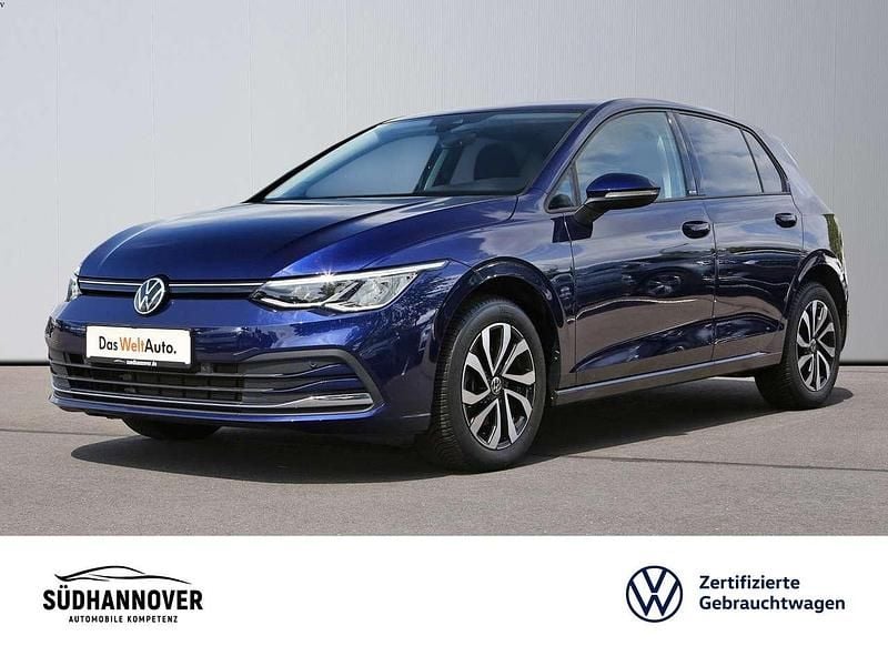 Blau Gebraucht 2022 VW Golf VIII Active Limousine | 20.985 € (Guter Preis) - Bild 1/4