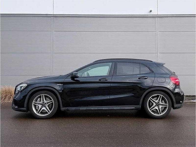 Schwarz Gebraucht 2019 Mercedes GLA45 AMG AMG SUV | 21.600 € (Fairer Preis) - Bild 1/4
