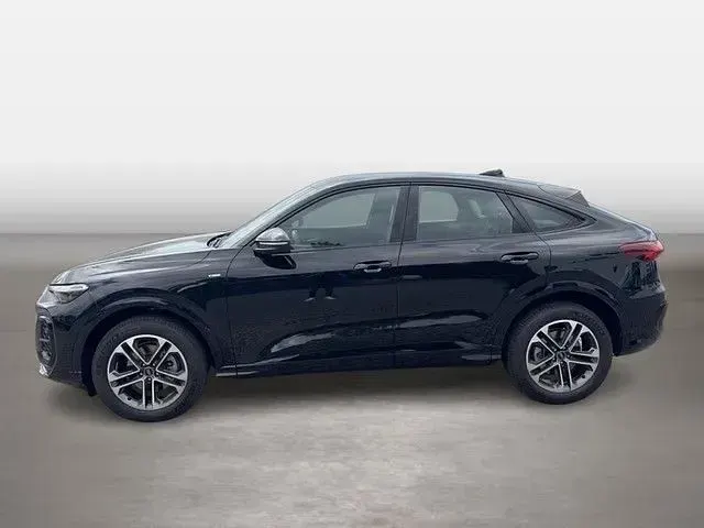Gebraucht Audi Q5 Sportback Sport 204 PS (150 kW) 2025 Mythosschwarz metallic SUV