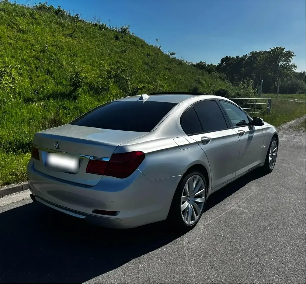 Gebraucht BMW 730 245 PS (180 kW) 2010 Grau Limousine