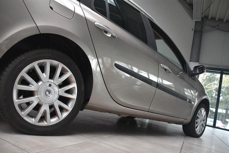 Gebraucht Renault Clio GrandTour Exception 111 PS (81 kW) 2009 Braun Kombi