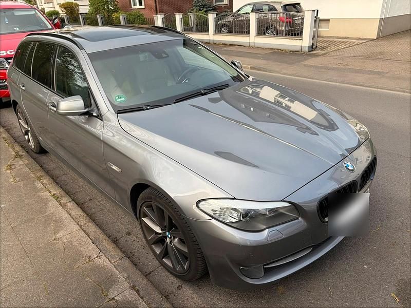 Gebraucht BMW 528 258 PS (189 kW) 2010 Grau Kombi