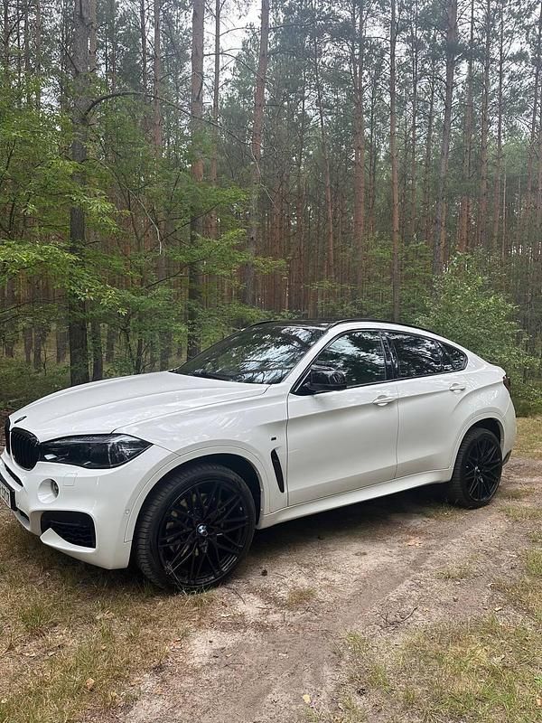 Weiß Gebraucht 2017 BMW X6 M50 SUV | 35.000 € (Fairer Preis) - Bild 1/4