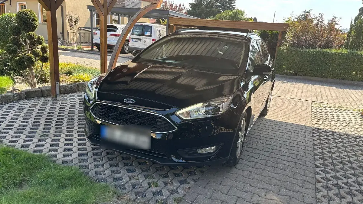 Gebraucht Ford Focus 120 PS (88 kW) 2016 Schwarz Limousine