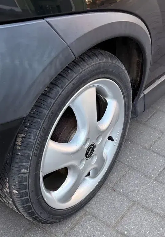 Używany Opel Corsa 75 KM (55 kW) 2002 Czarny Hatchback
