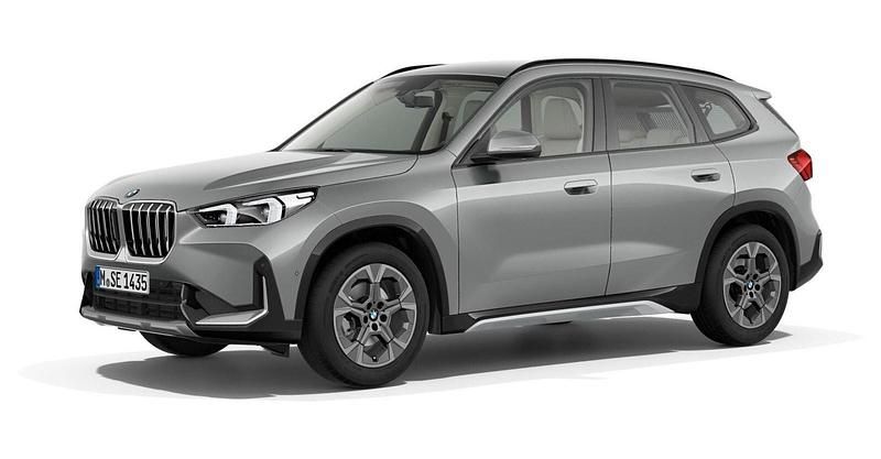 Silber Gebraucht 2025 BMW X1 Comfort Edition SUV | 44.328 € (Superpreis) - Bild 1/4