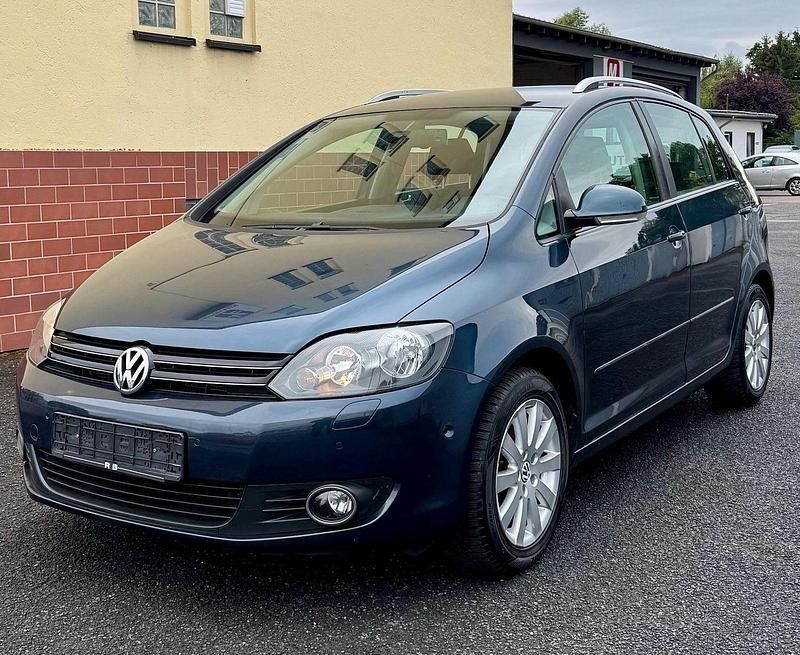 Blau Gebraucht 2009 VW Golf Plus Cross Highline Van / Kleinbus | 4.599 € (Fairer Preis) - Bild 1/4