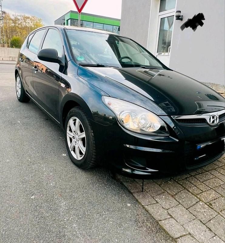 Gebraucht Hyundai i30 109 PS (80 kW) 2009 Schwarz Limousine