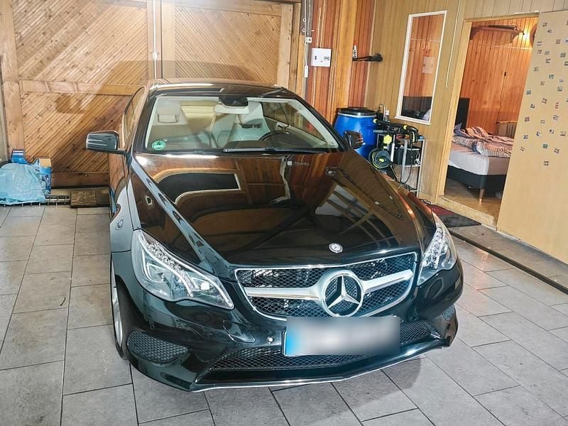 Gebraucht Mercedes E250 205 PS (150 kW) 2015 Schwarz Coupé