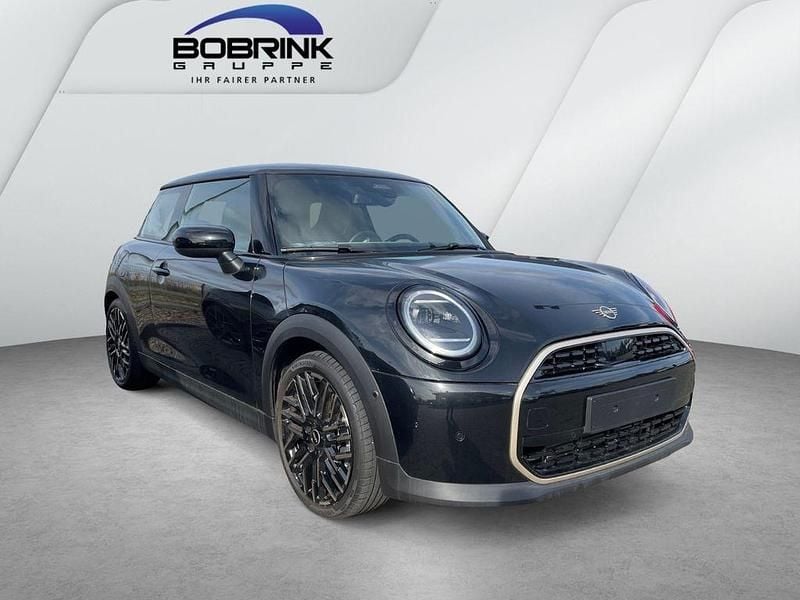 Gebraucht Mini Cooper Favoured 156 PS (114 kW) 2025 Schwarz Kleinwagen